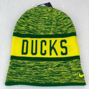 *NEW* Oregon Ducks Nike Reversable Beanie